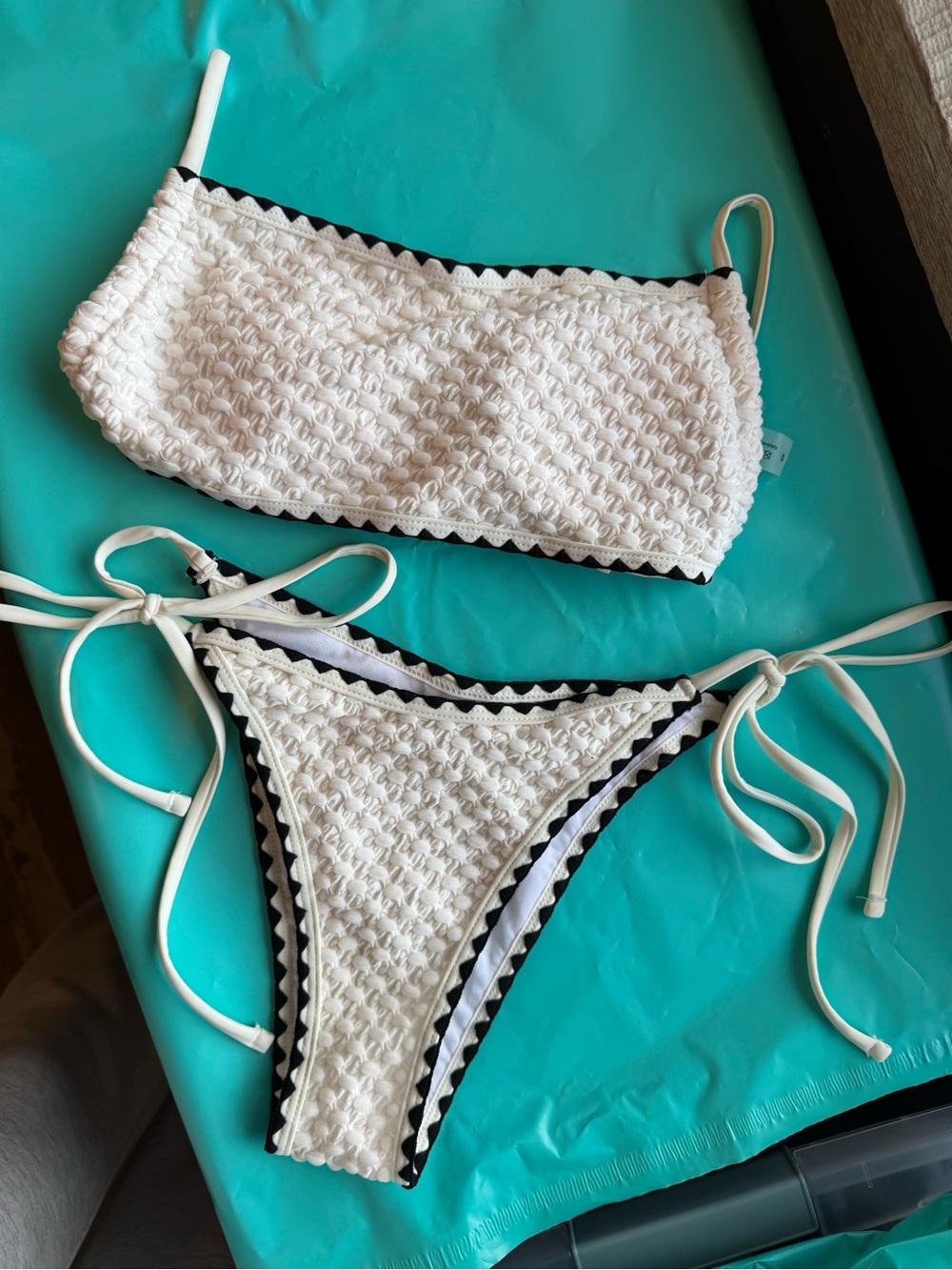 Cream Textured Bikini Set with Black Trim - Picture 2 of 6